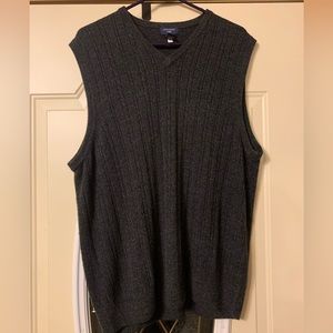 Nice Dockers Mens V Neck Gray Knitted Sweater Vest 100% Acrylic Cable Design XL